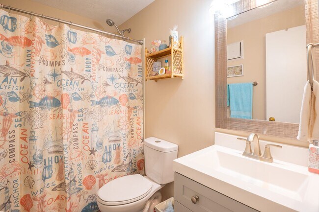 Building Photo - FURNISHED OFF-SEASON MONTHLY RENTAL - AVAILABLE MID-SEPTEMBER '25 (CALL FOR AVAILABLE MONTHS)