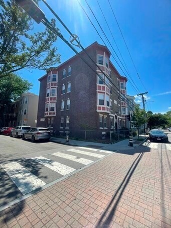 Building Photo - 120 Berkshire St