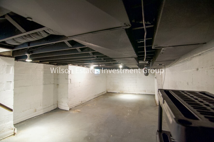 Building Photo - 213 Midland Ave