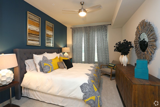 Building Photo - 690 E Algonquin Rd