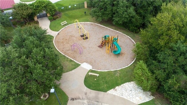 Building Photo - 145 Housefinch Loop