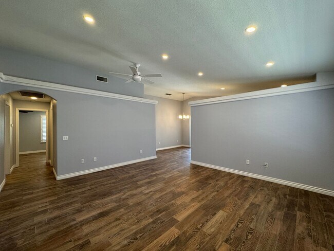 Building Photo - Welcome Home!!