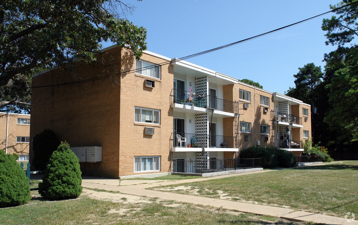 Greenway Village Apartments West Berlin Nj Apartment Finder Greenway Village Apartments West Berlin Nj Apartment Finder