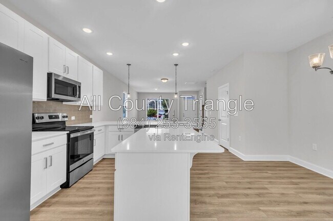 Building Photo - 267 Old Grove Ln