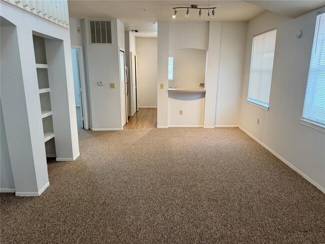 Building Photo - 122 Vista Verdi Cir