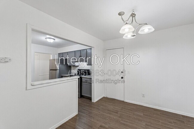 Building Photo - 8514 Candlewood Dr