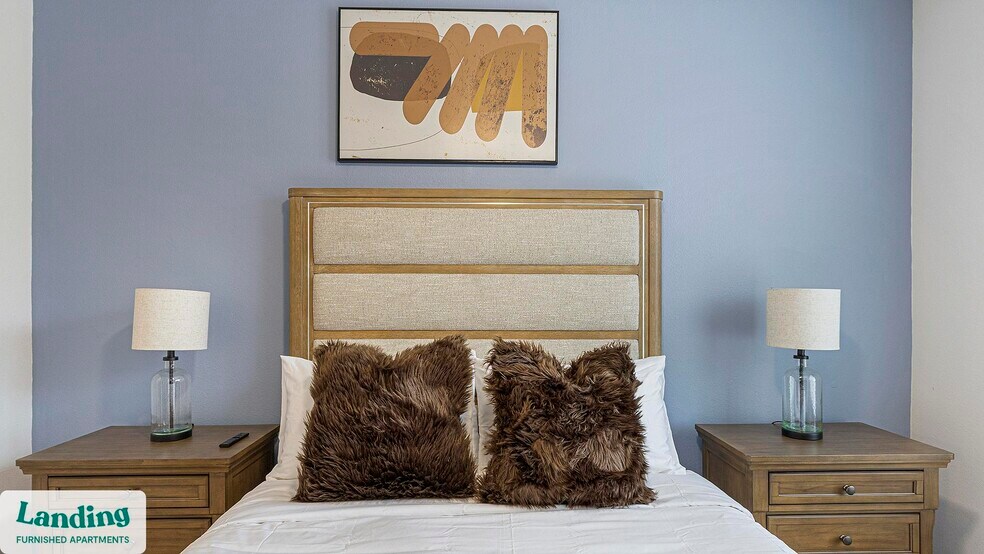 Building Photo - 2800 NE Green Oaks Blvd