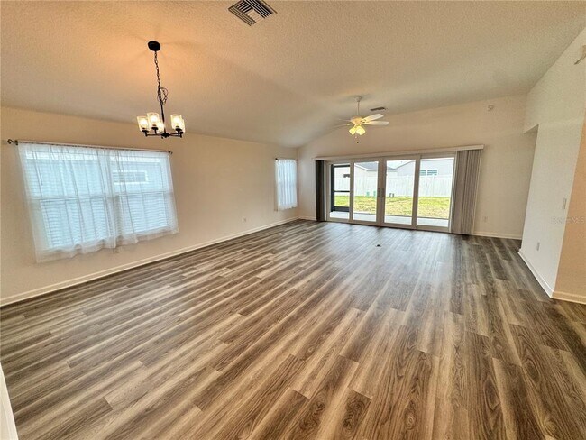 Building Photo - 854 Morley Ave