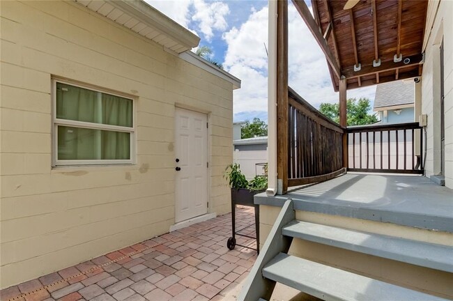 Building Photo - 7214 S De Soto St