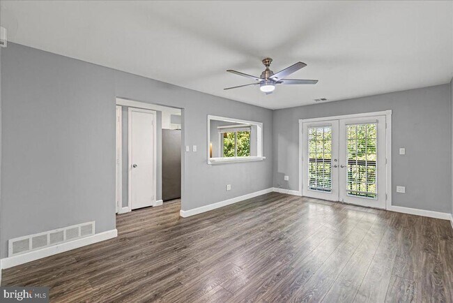 Primary Photo - 148 Chelsea Cir