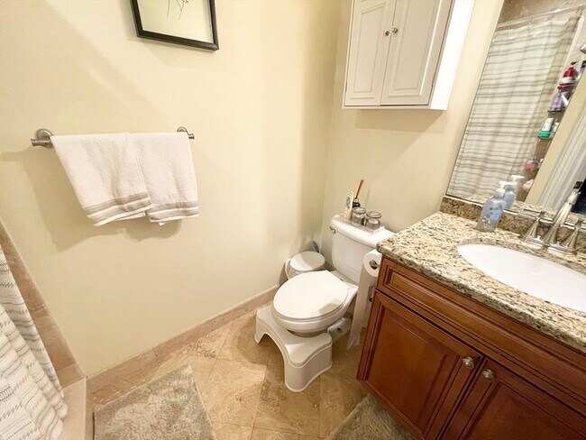 Building Photo - 27-29-29 Telegraph St