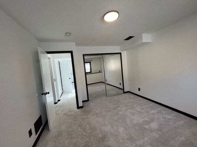 Building Photo - 9225 Garrison Way