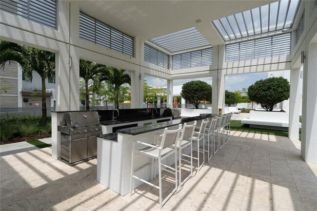 Building Photo - 6326 NW 105th Pl