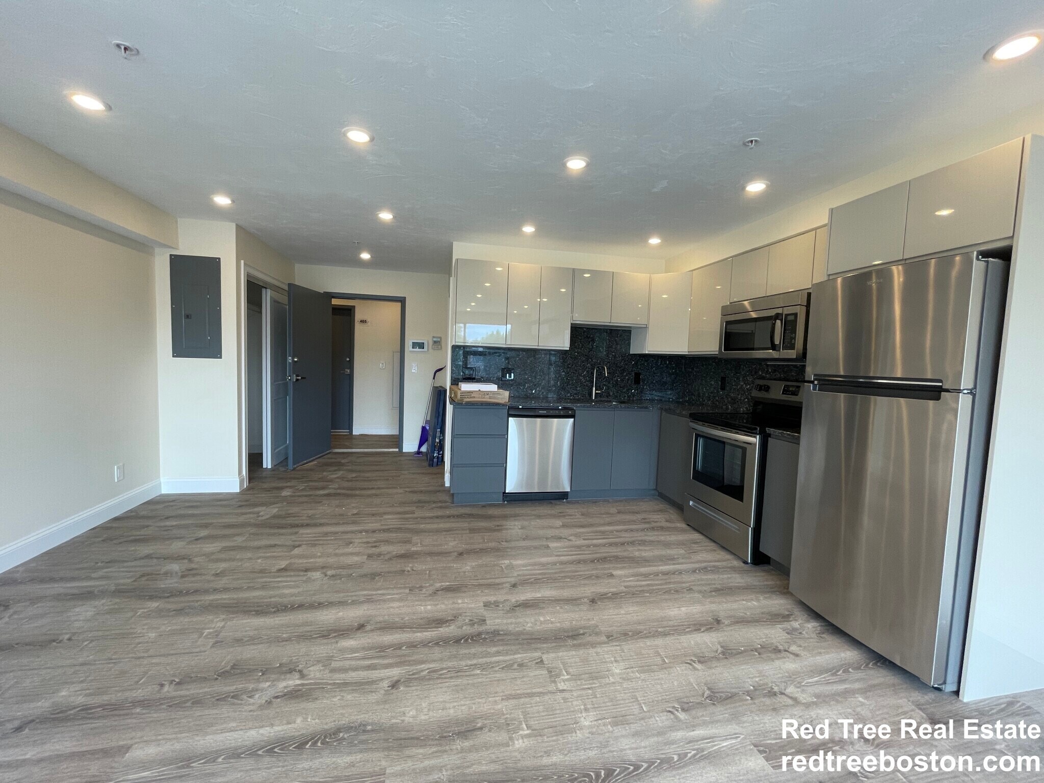 Building Photo - 1018 Commonwealth Ave