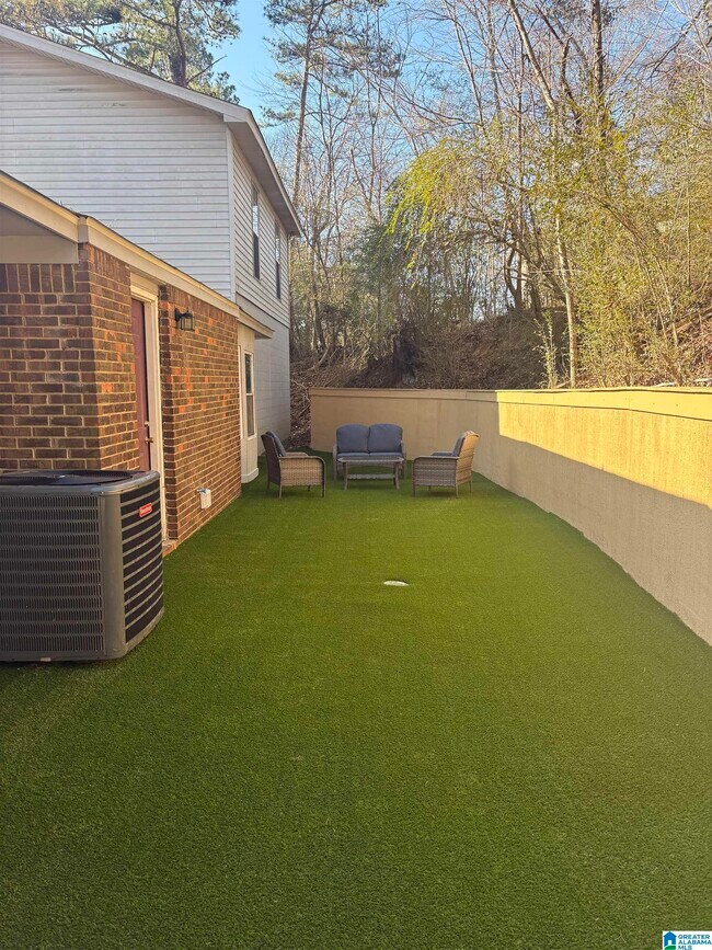 Building Photo - 8227 Country Cir