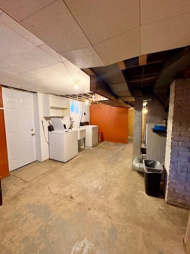 Building Photo - 4541 Fairfield Dr