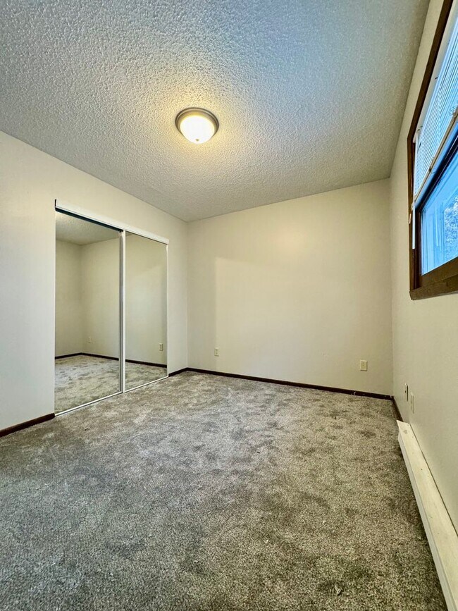 Building Photo - Updated 2 Bedrooms - Leonard North Dakota Rental