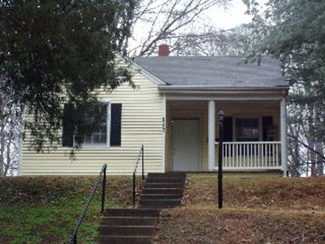 Primary Photo - Cute One Level House with Eat-In Kitchen