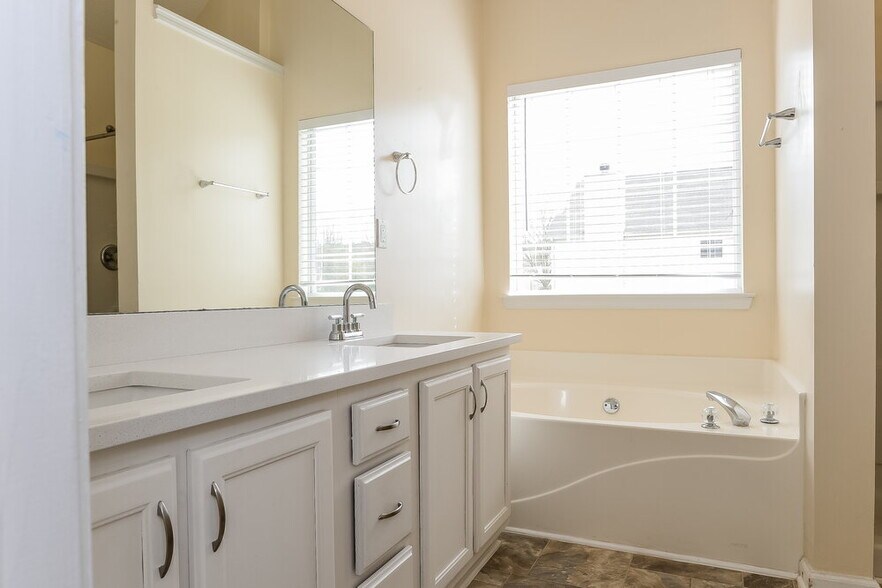 Building Photo - 1091 Wynnbrook Ln