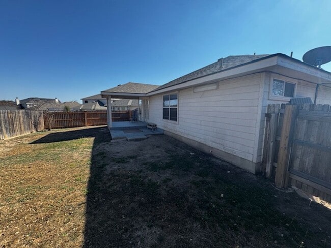 Building Photo - Spacious Updated One-Story Home in Northwest San Antonio