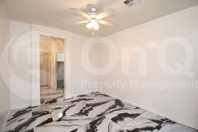 Building Photo - 1225 N 36th St