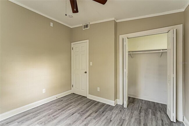 Building Photo - 3125 Wallington Dr