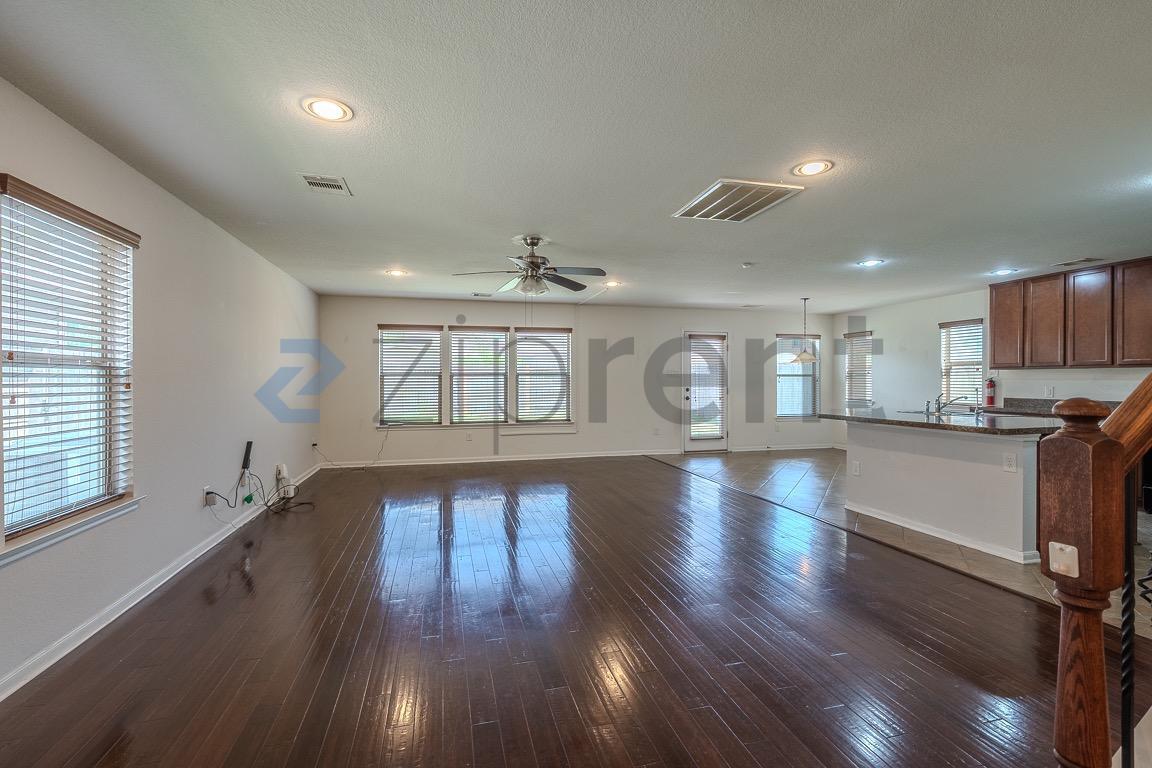 Building Photo - 2730 Volute