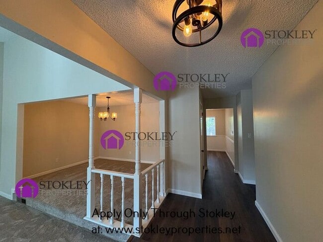 Building Photo - 18 Bonnie Pl