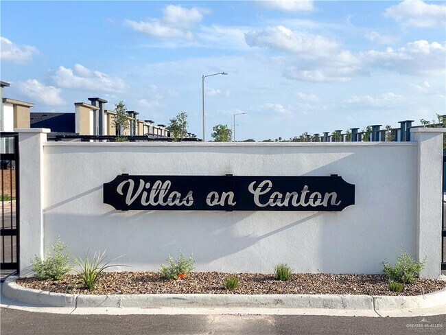 Building Photo - 3104 S Links Dr