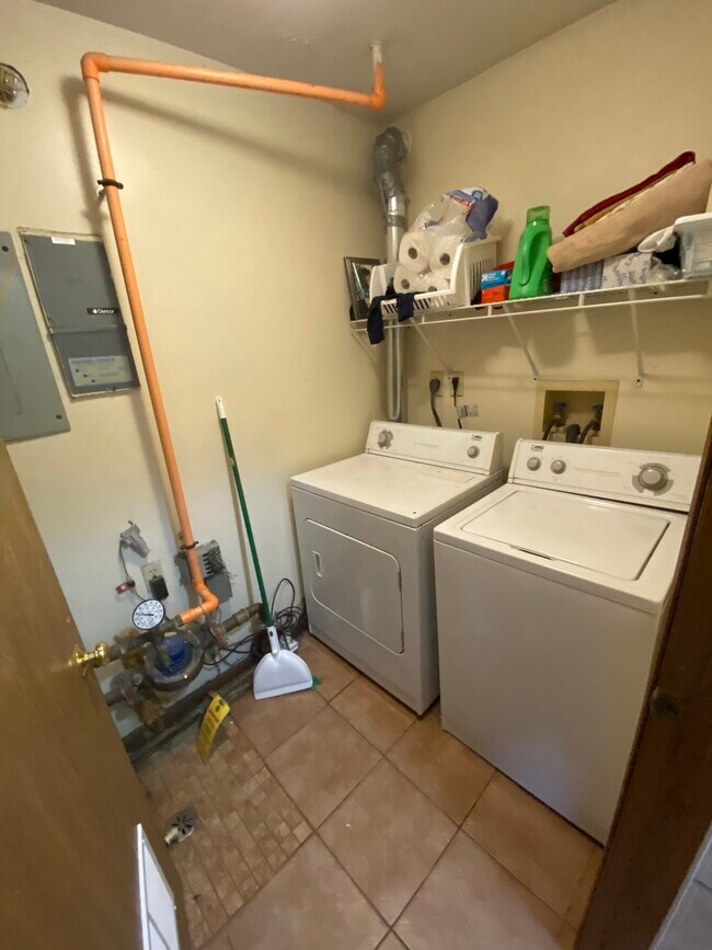 Laundry Room - 668 E Buchtel Ave