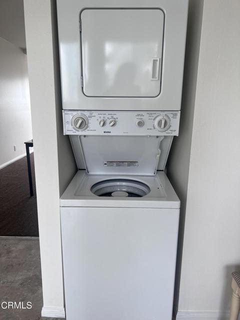 Building Photo - 233 S Ventura Rd