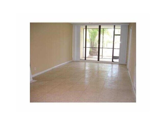 Building Photo - 8433 Forest Hills Dr