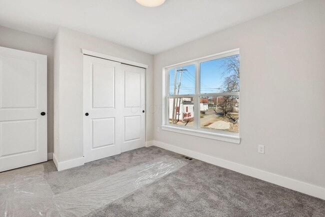 Building Photo - 283 N 18th St