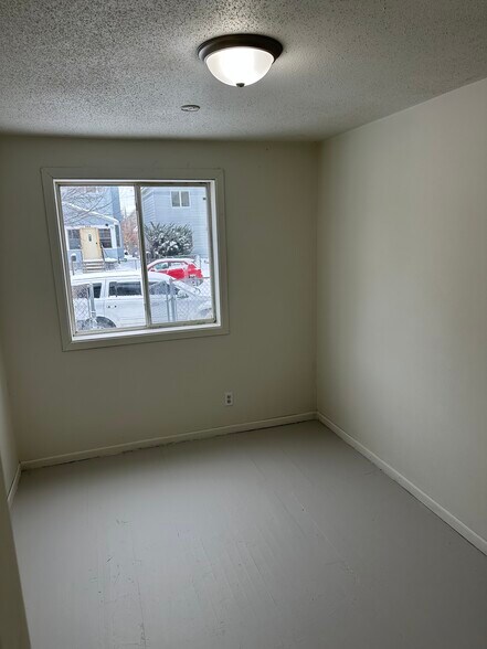 Building Photo - 730 Thomas Ave