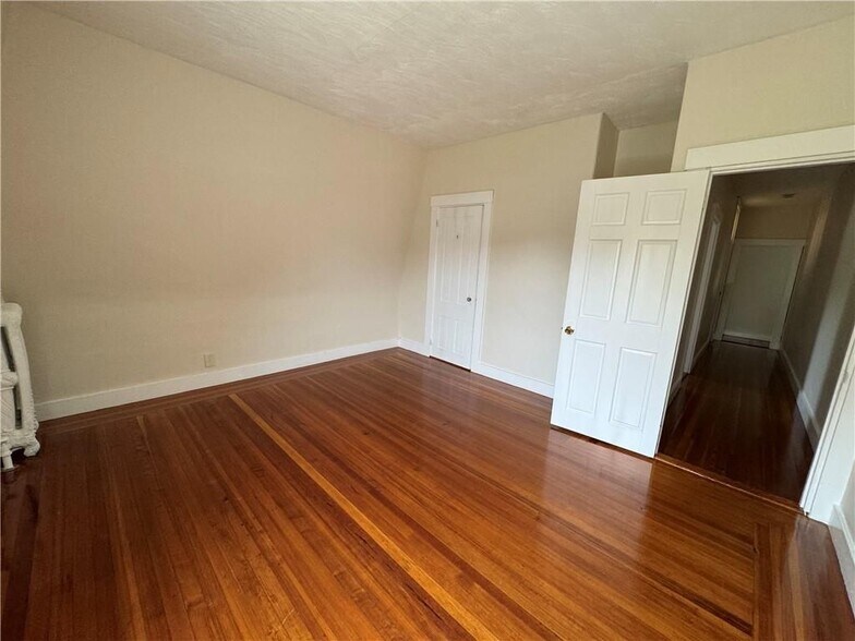 Building Photo - 26 Ayrault St