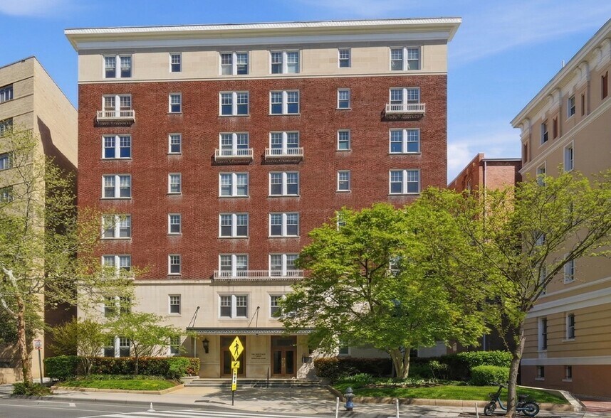 Building Photo - 1954 Columbia Rd NW