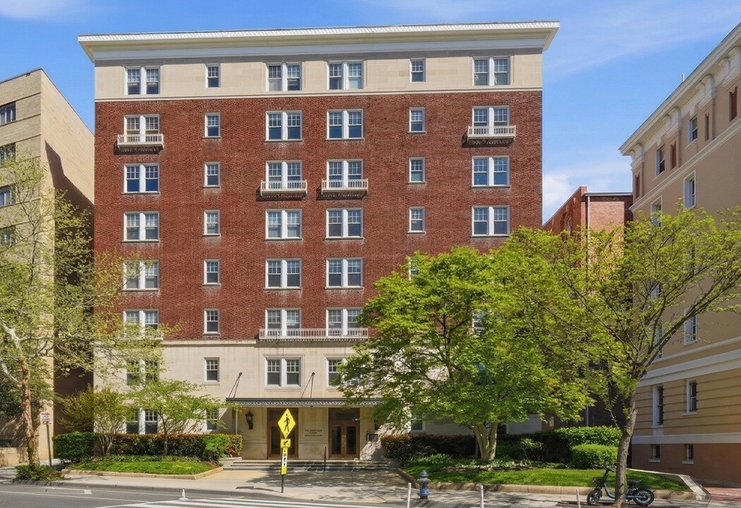 Building Photo - 1954 Columbia Rd NW