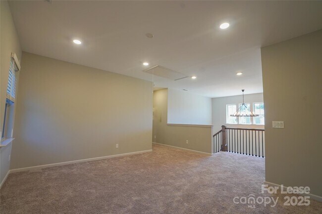 Building Photo - 16126 Flame Azalea Ct