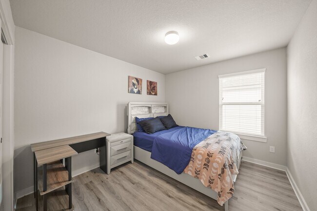 Building Photo - 18419 Windy Knl Wy