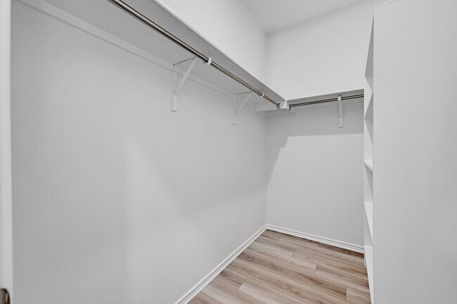 Building Photo - 216 Skipping Stone Run