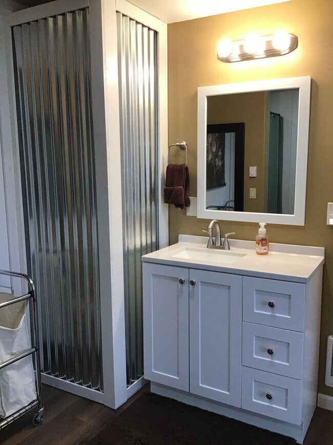 Building Photo - For Rent: Fully Furnished Barndominium downstairs unit 1 bedroom 1 bath on a Tumalo Ranch