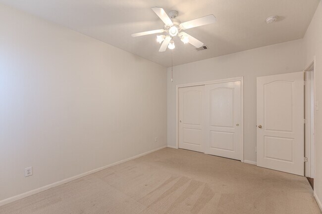 Building Photo - 6618 Trenton Lake Ln