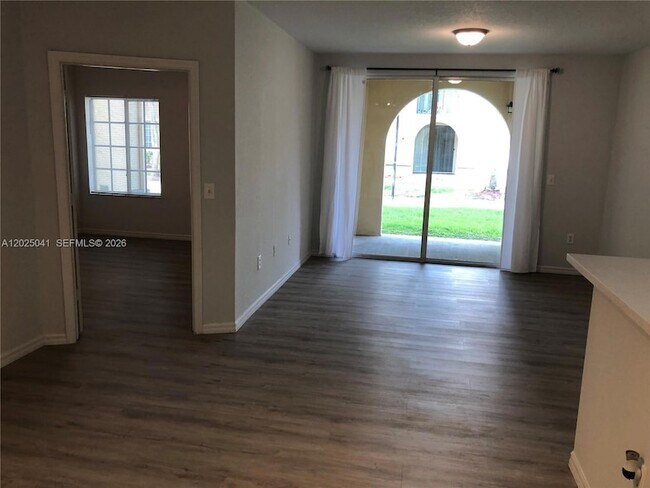 Building Photo - 2544 Centergate Dr