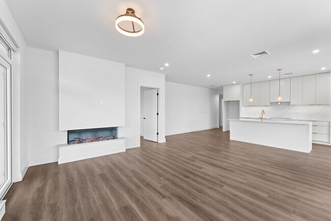 Building Photo - Wrap-Around Balcony Living - 2 Bedroom in ...
