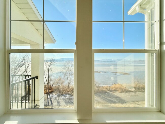 Building Photo - Gorgeous Condo in Vineyard!