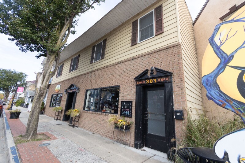 Building Photo - 303 St John St