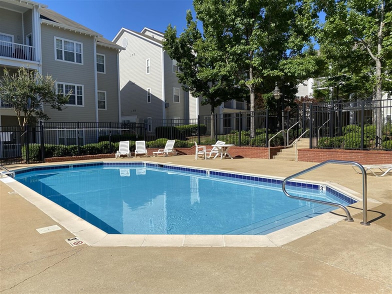 Building Photo - 303 Helen Keller Blvd