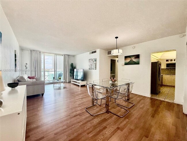 Building Photo - 3901 S Ocean Dr
