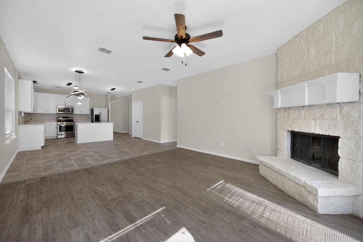 Building Photo - 1521 Stanford Dr