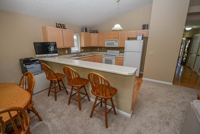 Building Photo - 808 S Silverwood Rd